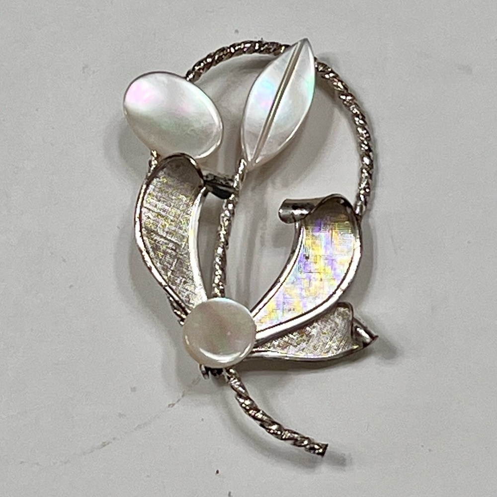 Vintage Signed Western Germany‎ Mother of Pearl Flower Silver Tone Brooch Pin